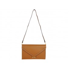 Hermes Pilot Envelope Clutch Camel se zlatým hardwarem