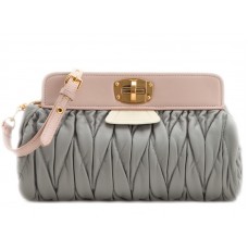 Kabelka Miu Miu Matelasse Oversized Convertible Clutch šedá