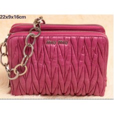 Kožená mini kabelka přes rameno Miu Miu Glazed Matelasse, švestková