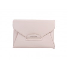 Givenchy Antigona Envelope Clutch z krémové kůže s hrubou strukturou