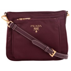 Prada Tessuto Saffian Nylon s koženou crossbody taškou přes rameno vínová