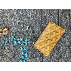 Přívěsek na klíče Goyard s peněženkou na mince a žlutým pouzdrem