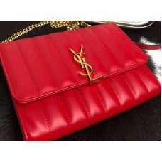 Saint Laurent Vicky Medium v barvě Matelass? Lambskin Red