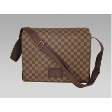 Louis Vuitton Damier Brooklyn, generální ředitel