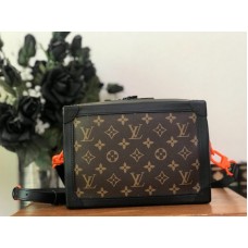Měkká taška Louis Vuitton Monogram Canvas Matchpoint m44427