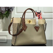 Louis Vuitton On My Side Telecí Kůže Šedá M53823